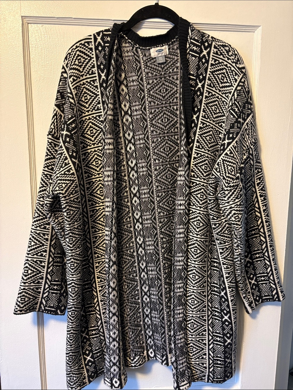 Old Navy Black and White Geometric Open-Front Cardigan